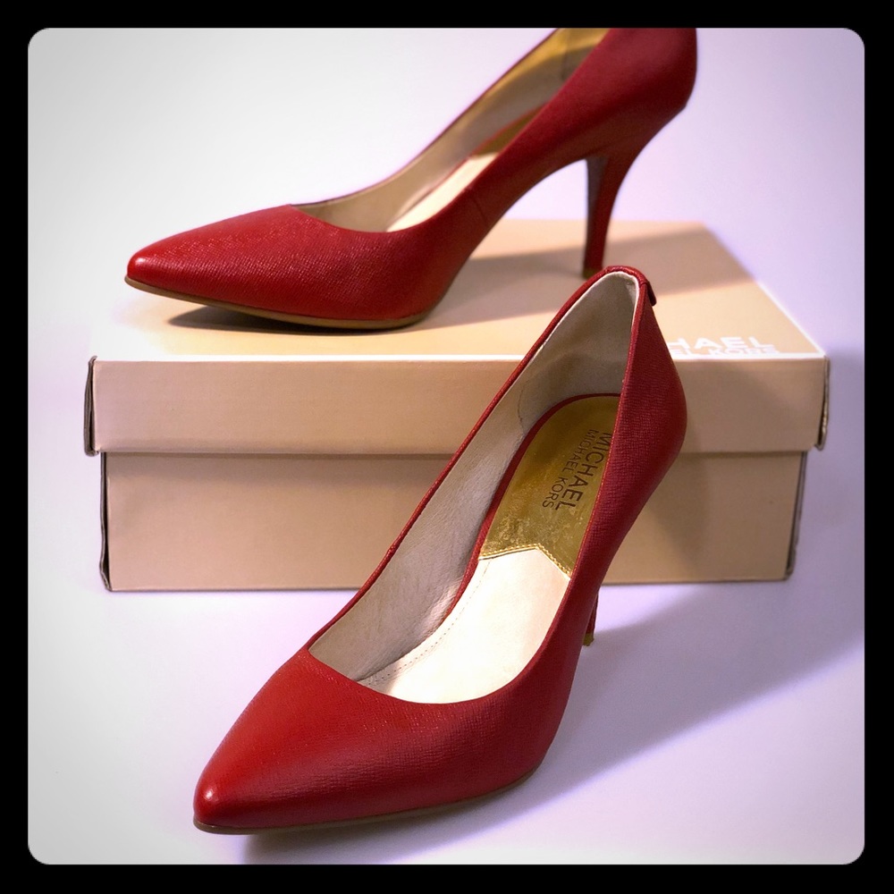 Michael Kors Flex Mid Pump in Red